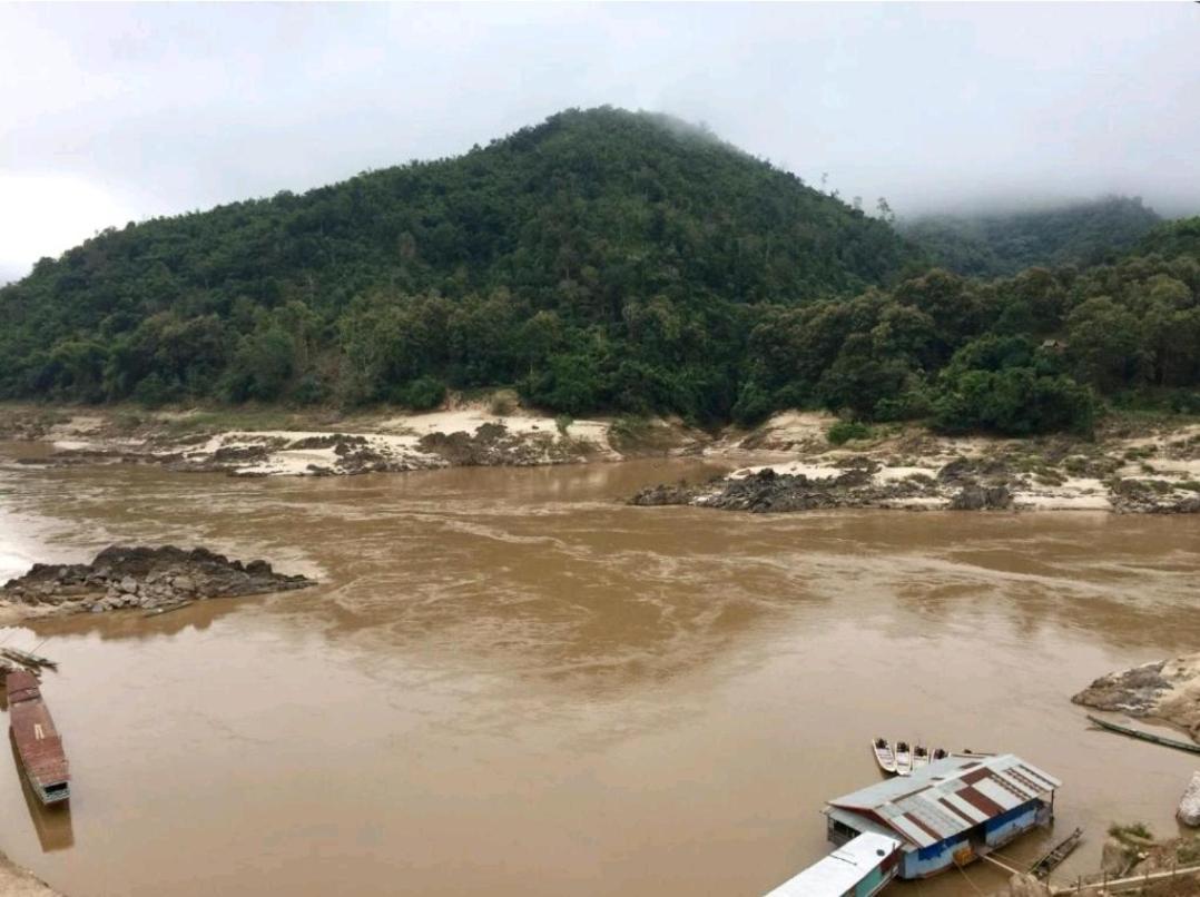 Mekong Backpackers Pakbengアパートメント エクステリア 写真