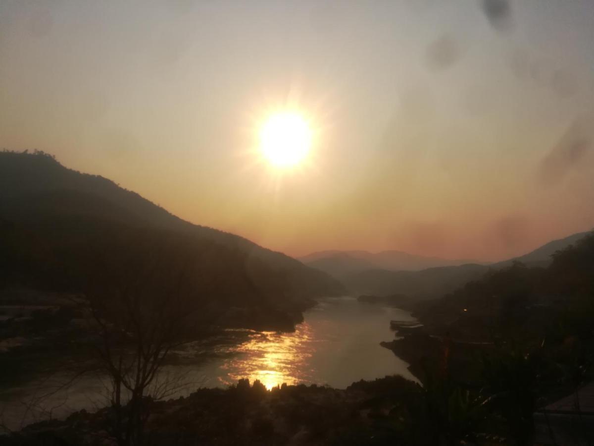 Mekong Backpackers Pakbengアパートメント エクステリア 写真