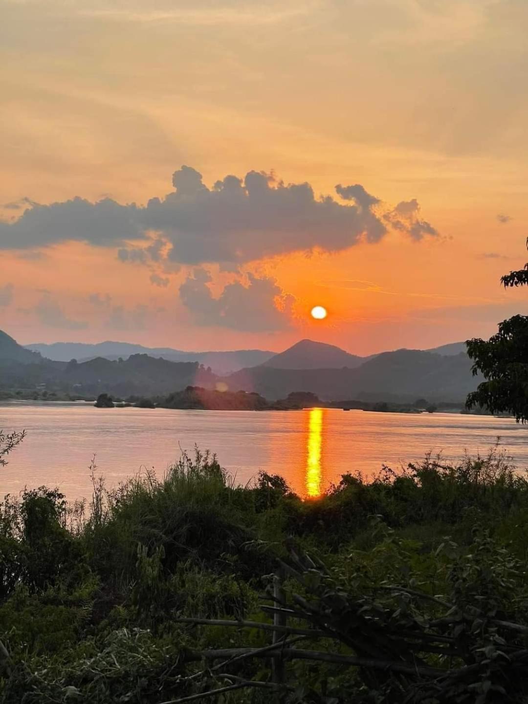 Mekong Backpackers Pakbengアパートメント エクステリア 写真