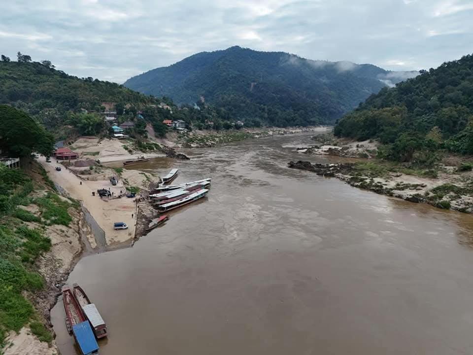 Mekong Backpackers Pakbengアパートメント エクステリア 写真