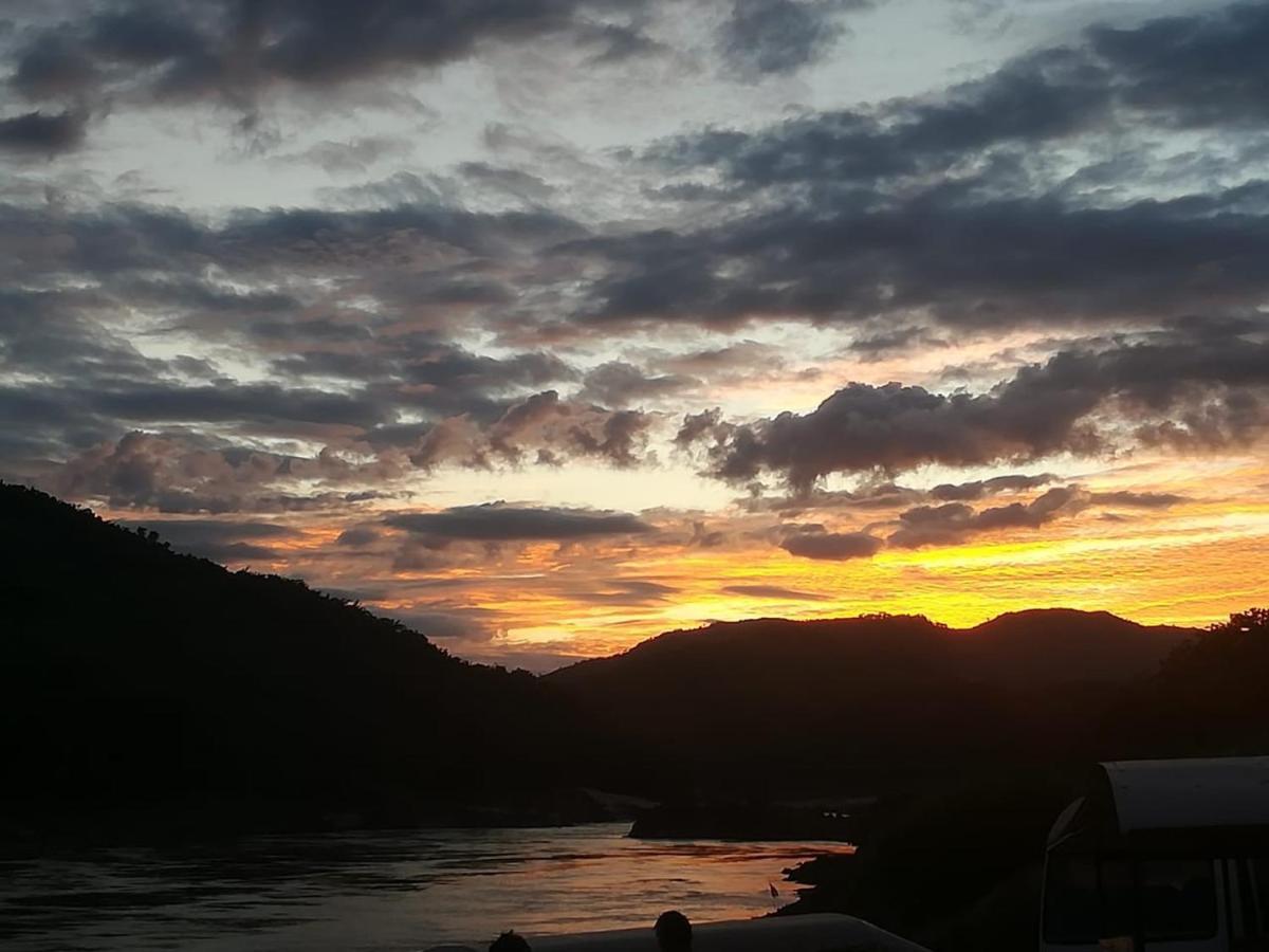 Mekong Backpackers Pakbengアパートメント エクステリア 写真
