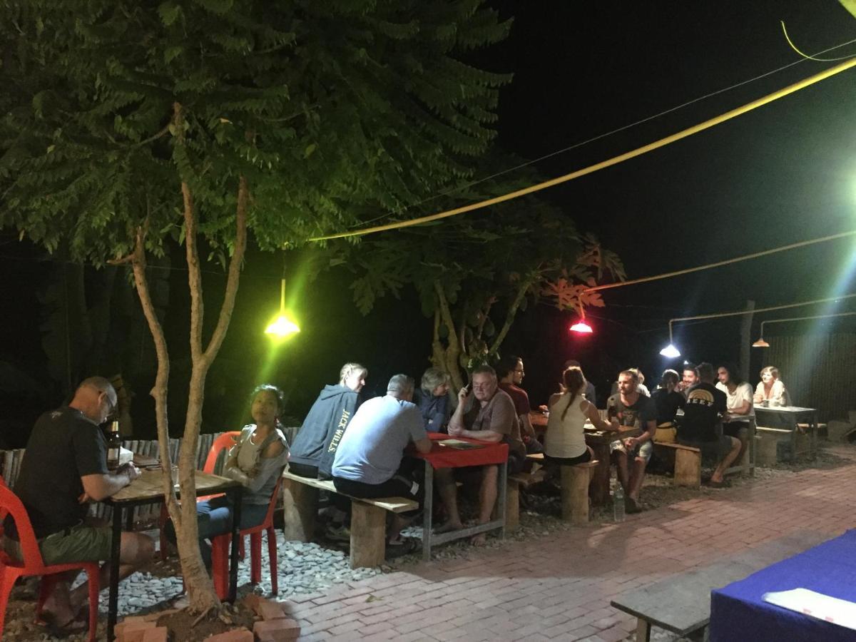 Mekong Backpackers Pakbengアパートメント エクステリア 写真